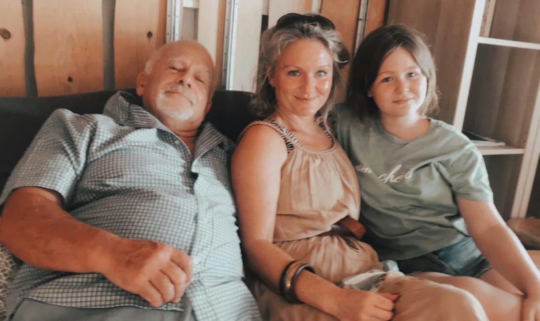 #luchialauren #rebeccajanecharles #daddywarbucks Rebecca charles and Luchia lauren with grandad